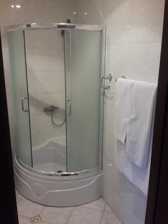 Montenegro Inn Lokbatan Zewnętrze zdjęcie